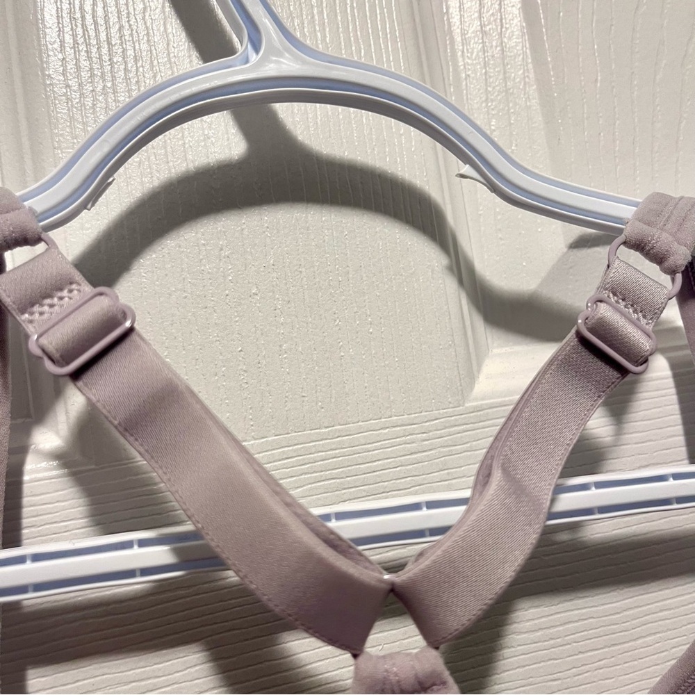 3/30$💥 New Balance Sport Bra purple black Medium Women adjustable strap - Picture 4 of 4